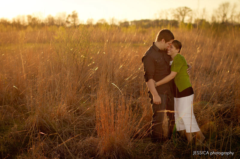 Engagement Photo Zach Gingerich & Allison Yoder in the Country
