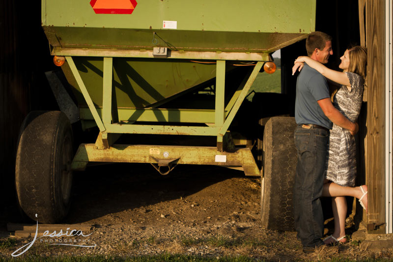 Engagement Pic Jeremy Miller & Jennifer Watson in a barn