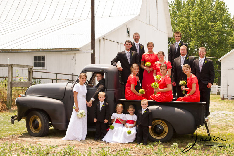 Wedding Pic of Allison & Zachary Gingerich with bridal party