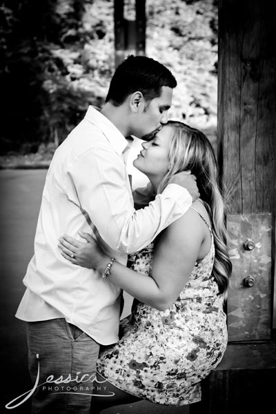 Engagement Pic of Anthony Castro & Ryann Schrock at Inniswood Metro Garden Westerville Ohio