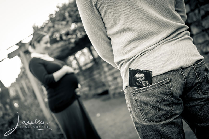 Maternity pic at Inniswood Gardens