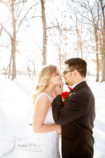 Wedding pic in the snow of Anthony & Ryann Castro