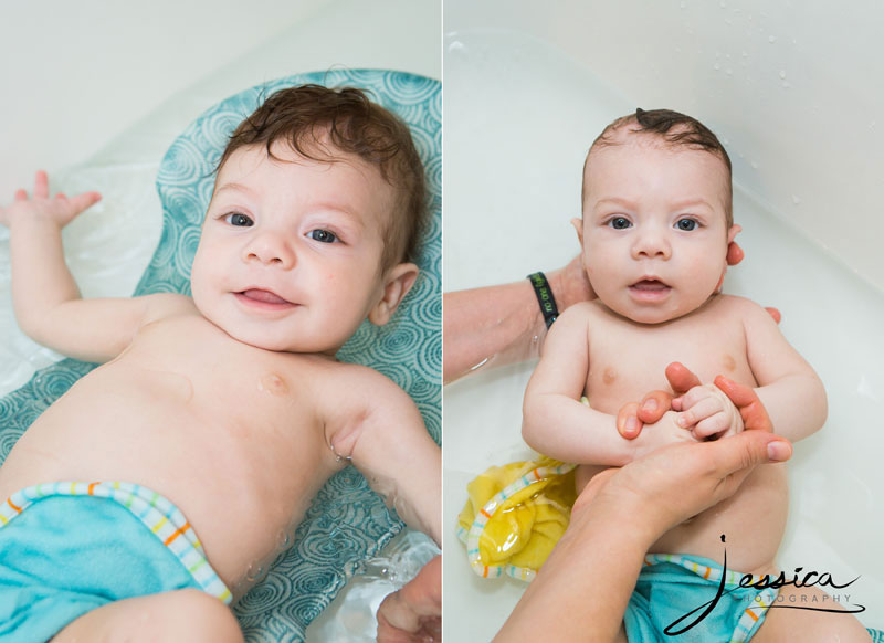Bath time picture in lifestyle session