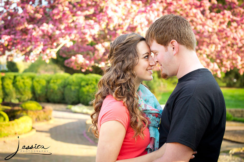 Engagement picture of Sarah Kramer and Mike Yoder at Inniswood Gardens