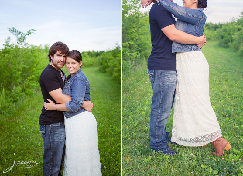 Engagement pics of Amanda Weaver and Evan Yoder