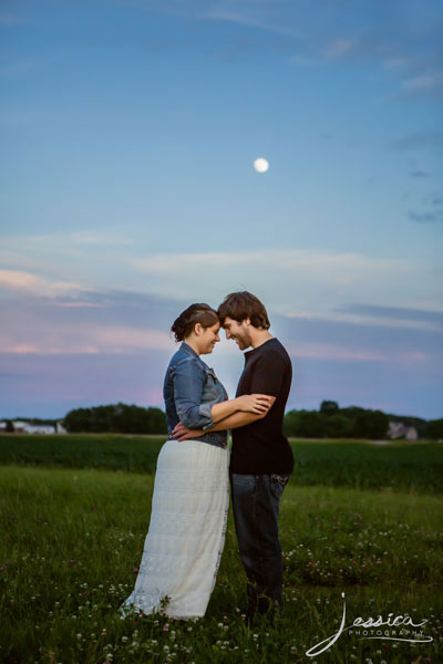 Engagement pics of Amanda Weaver and Evan Yoder