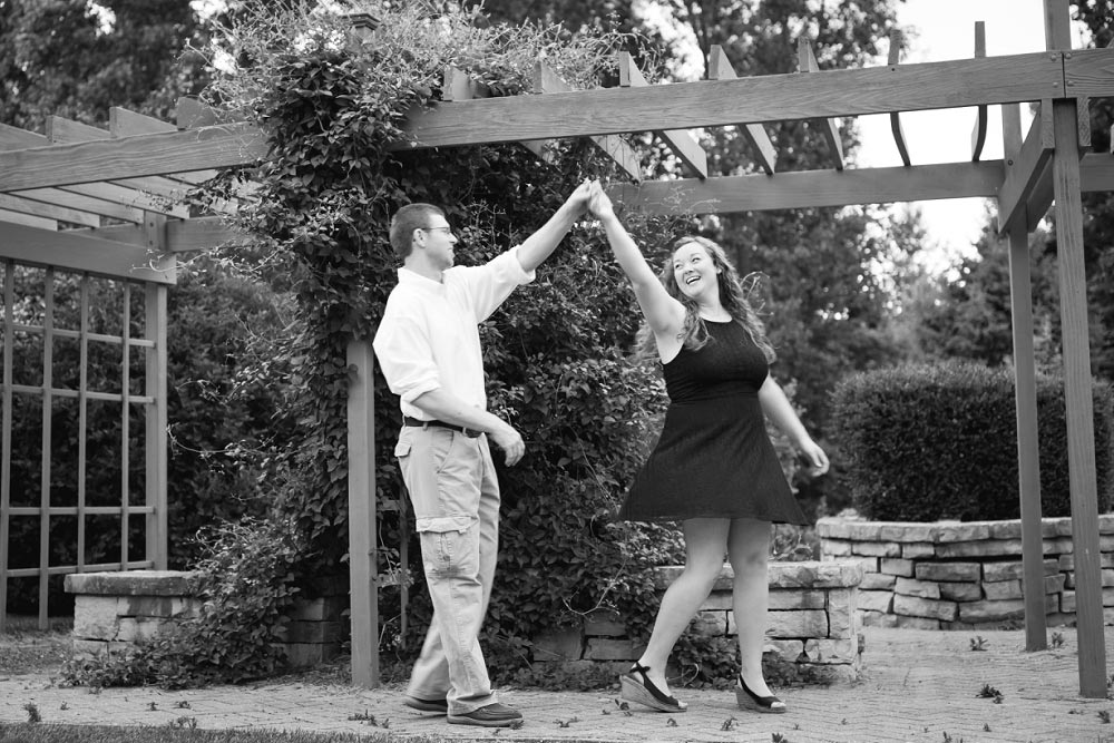 Engagement Pictures Dublin Ohio (25)