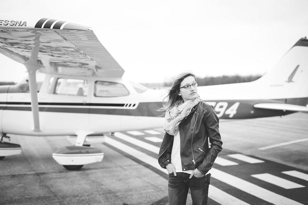 senior_pictures_with_airplane-10