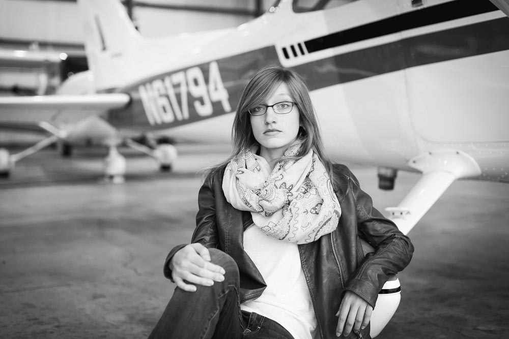 senior_pictures_with_airplane-12